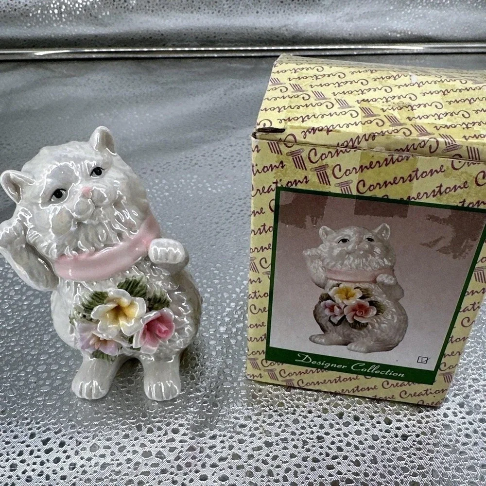 Cornerstone‎ Creations Designer Collection Cat Kitten Kitty Figurine with Box